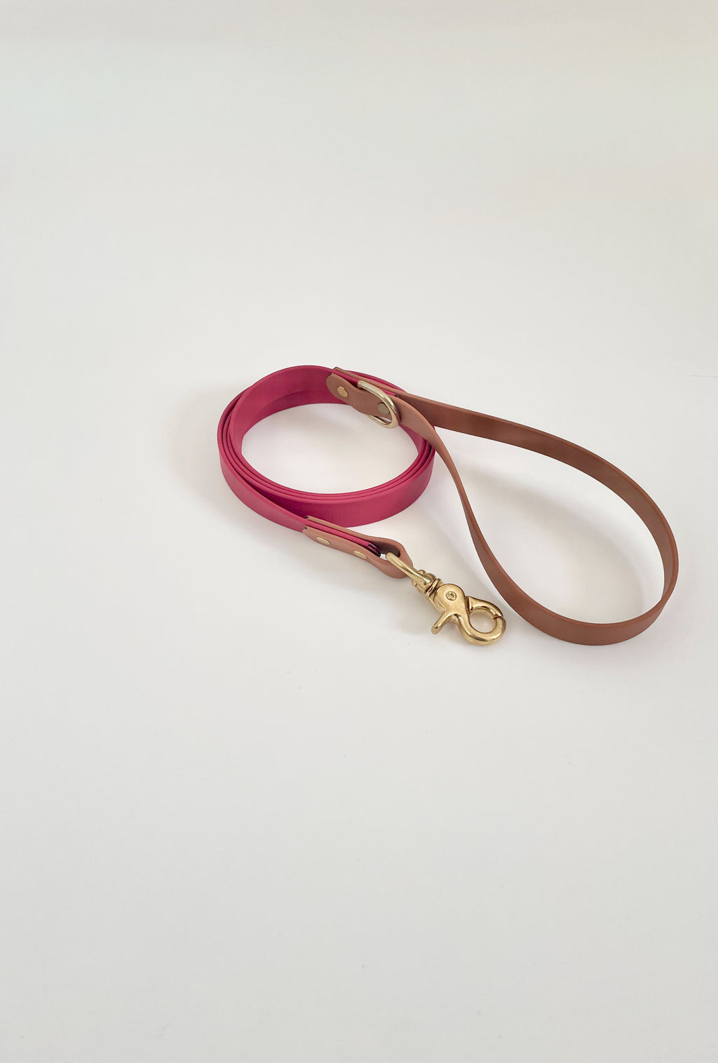Two Tone Classic Leash - Cranberry/Camel